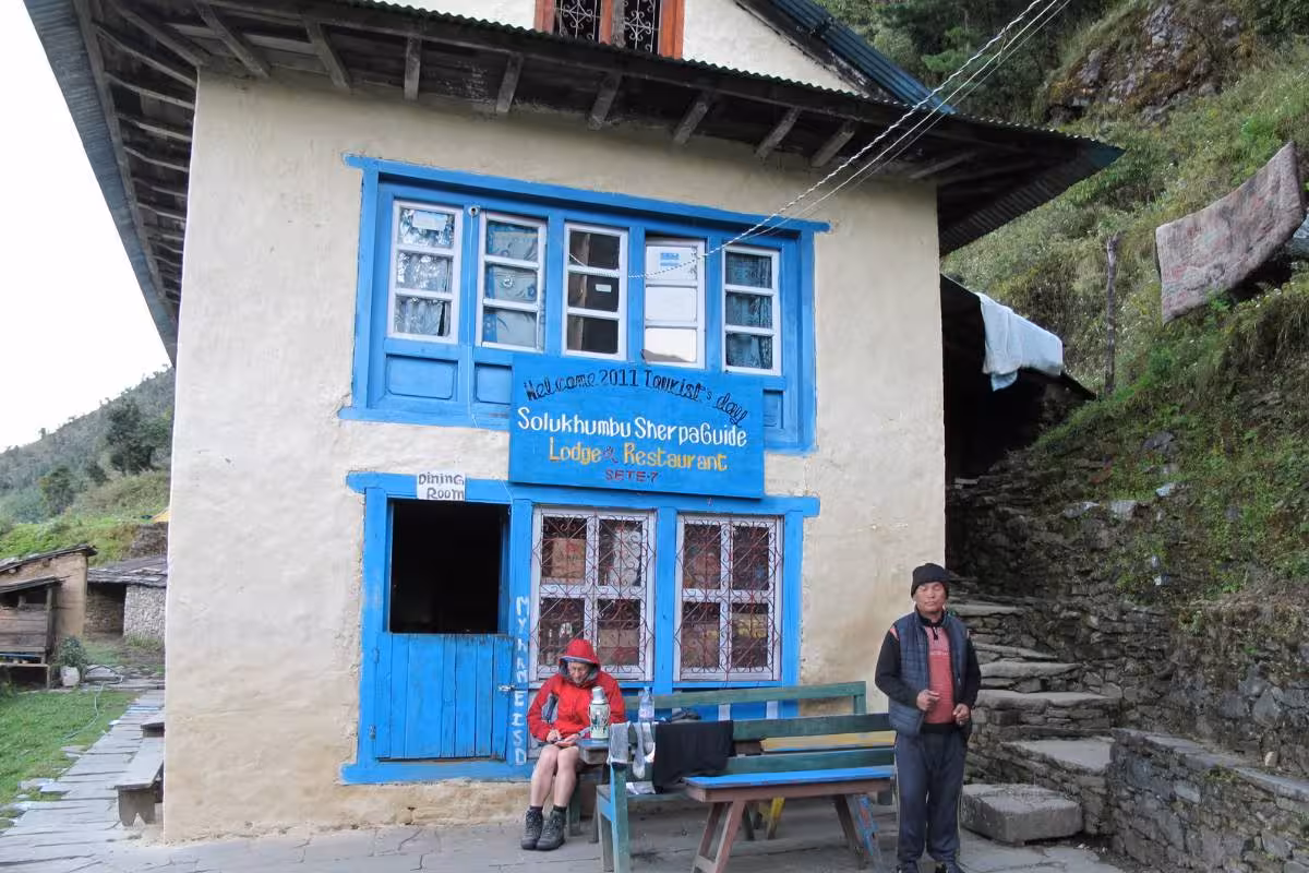 accomodation at budget ebc trek
