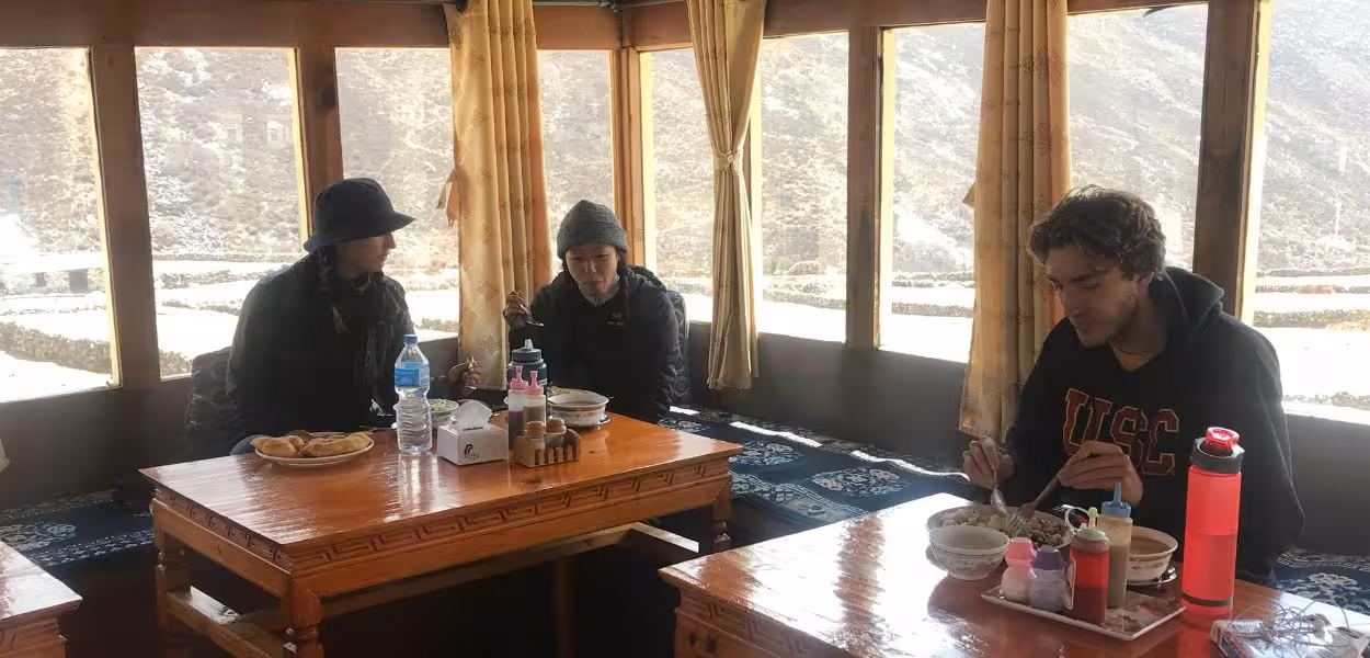 comfortable tea house meals for EBC trekkers