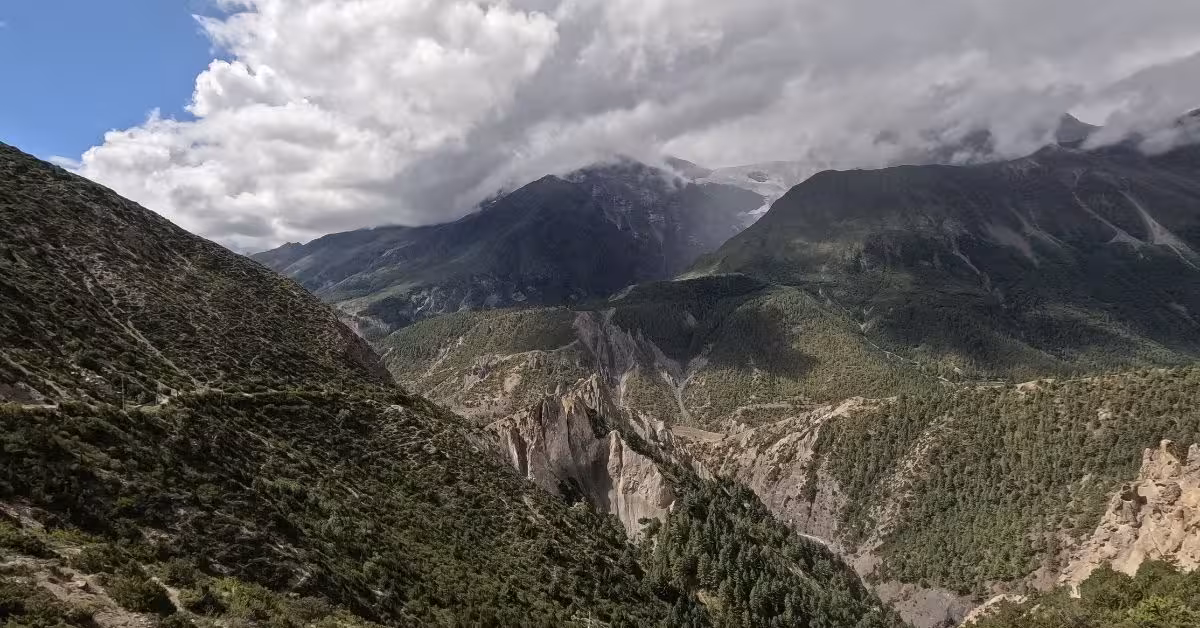mountain scenery during fall along Nepal treks