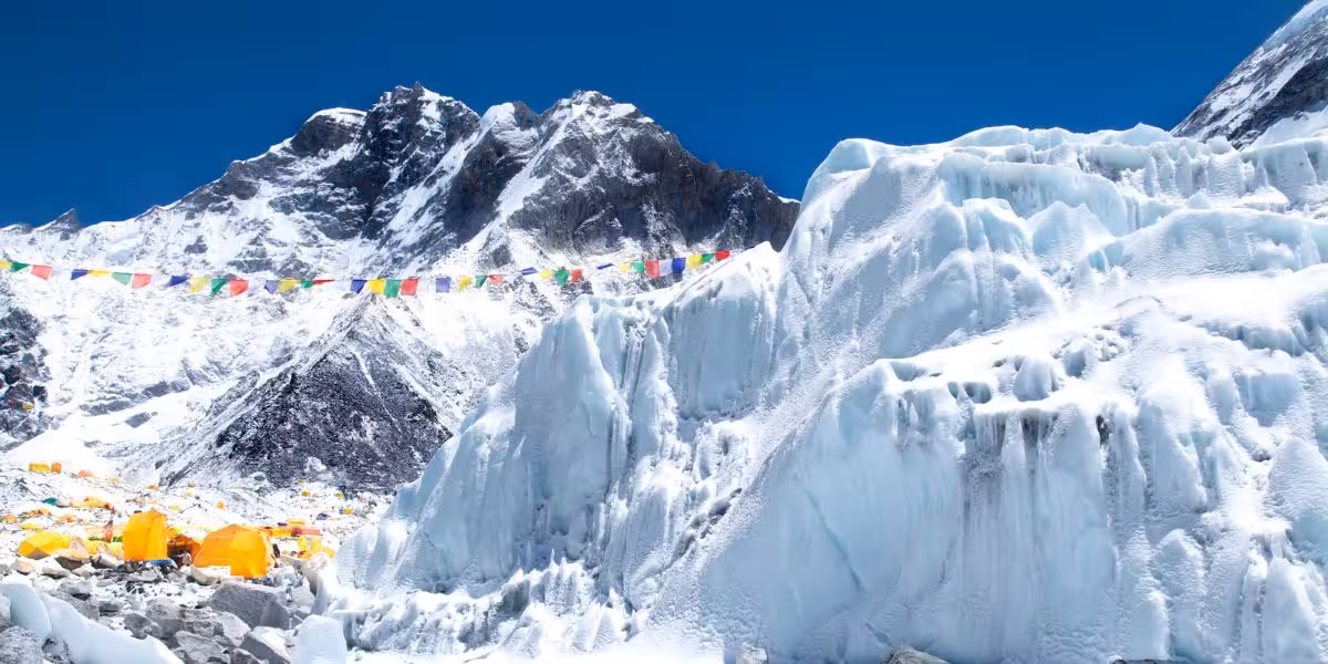 beauty-of-everest-towards-the-death-zone.jpg