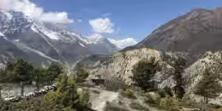 Scenic viewpoint ahead on the Annapurna Circuit Trek.jpg Scenic viewpoint ahead on the Annapurna Circuit Trek