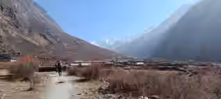 Langtang trel way to Kyanjen Gumba.jpg