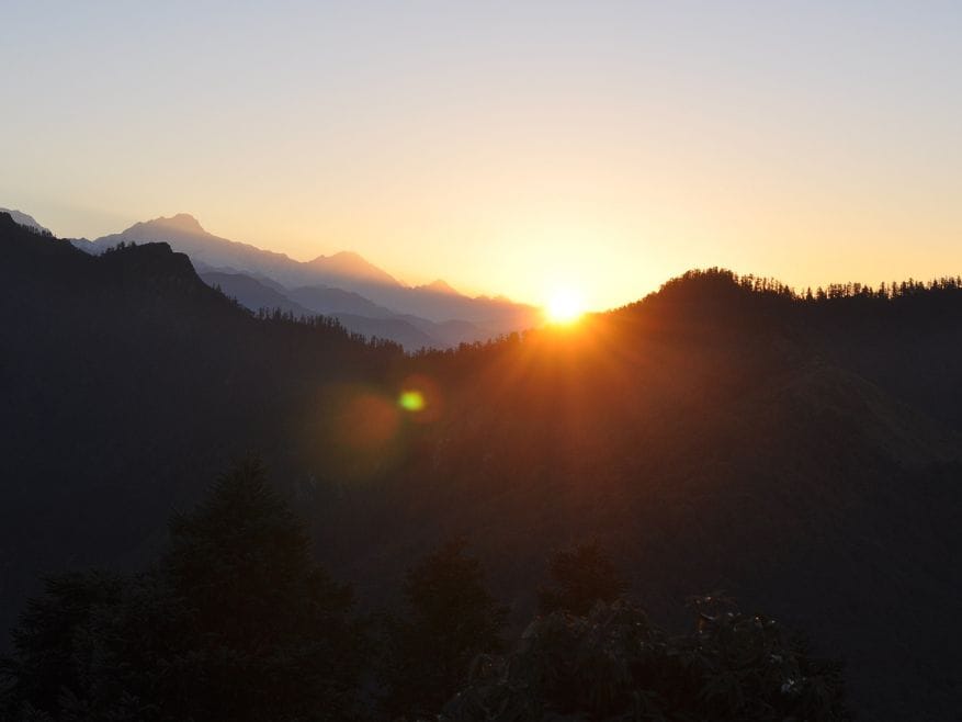 view from ghorepani poon hill trek