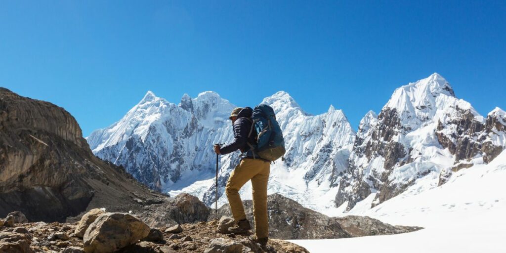 trailer attempting for solo expedition to everest camp